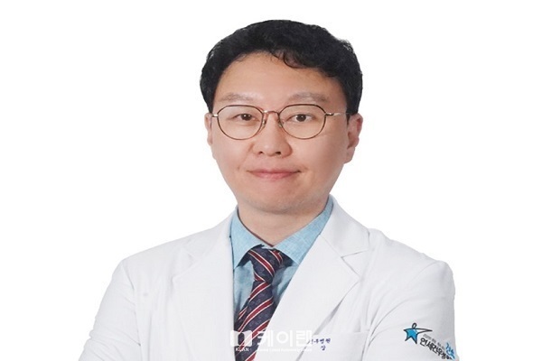 [칼럼] 무지외반증, 최소침습 수술로 환자의 부담을 경감